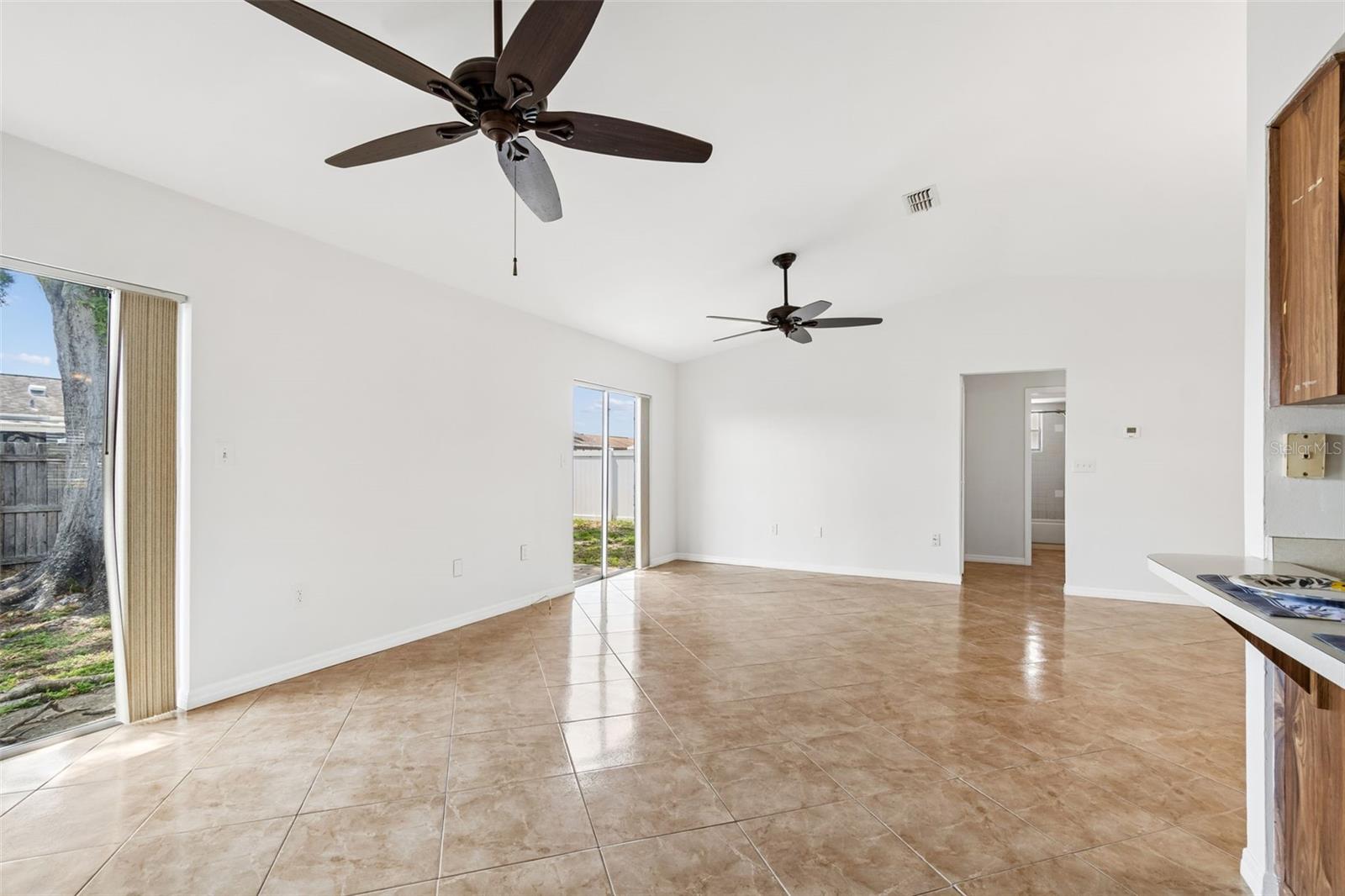 8272 DENISE DR E, SEMINOLE, FL, 33777
