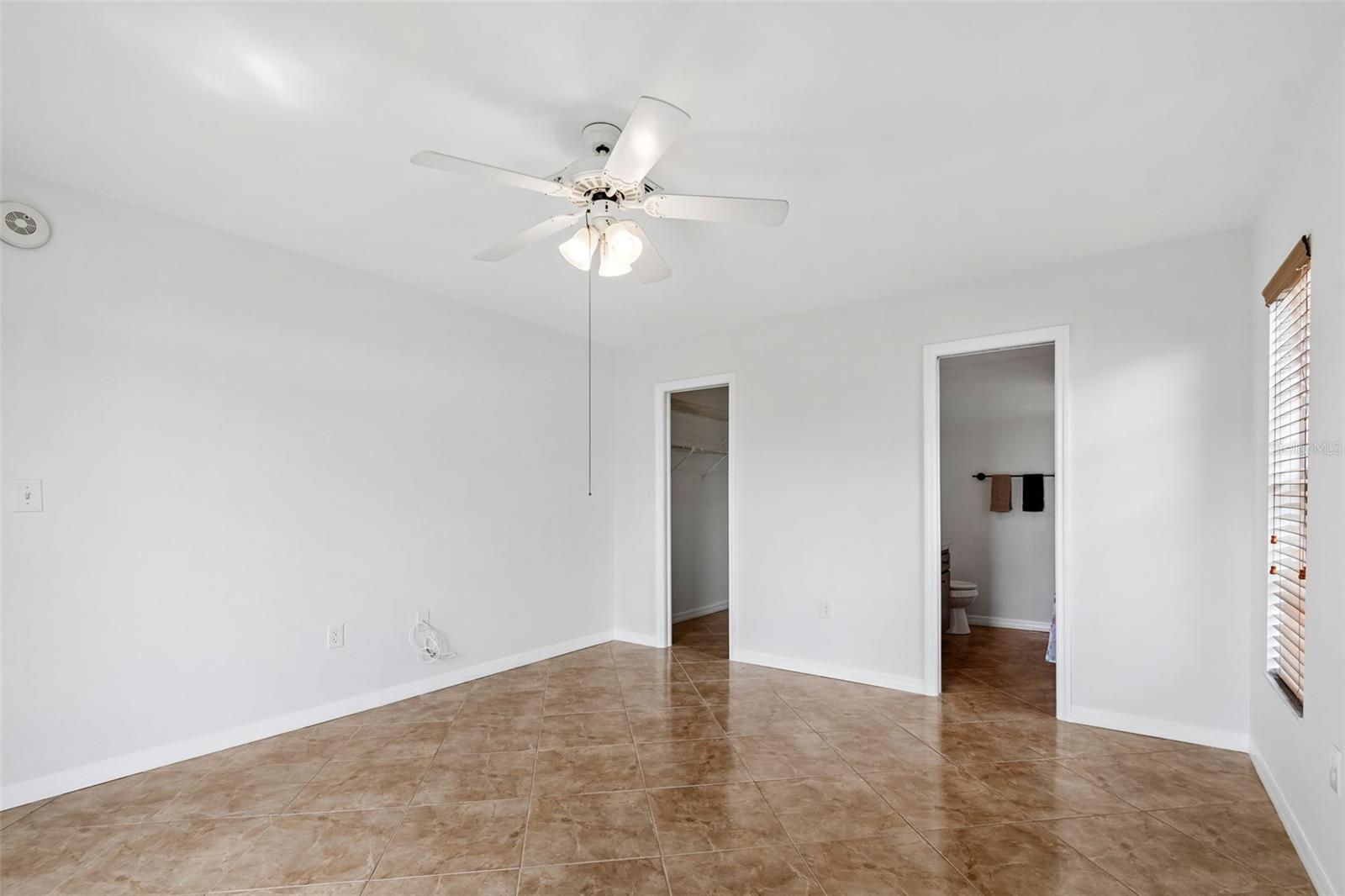 8272 DENISE DR E, SEMINOLE, FL, 33777