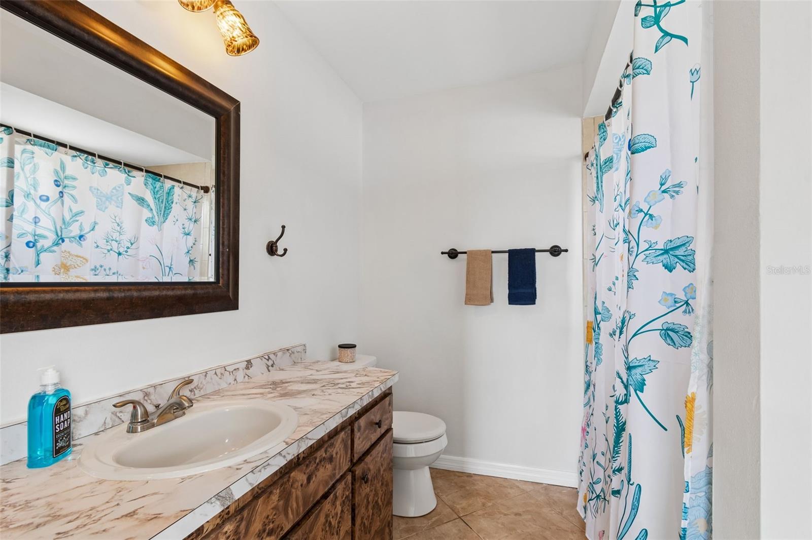 8272 DENISE DR E, SEMINOLE, FL, 33777
