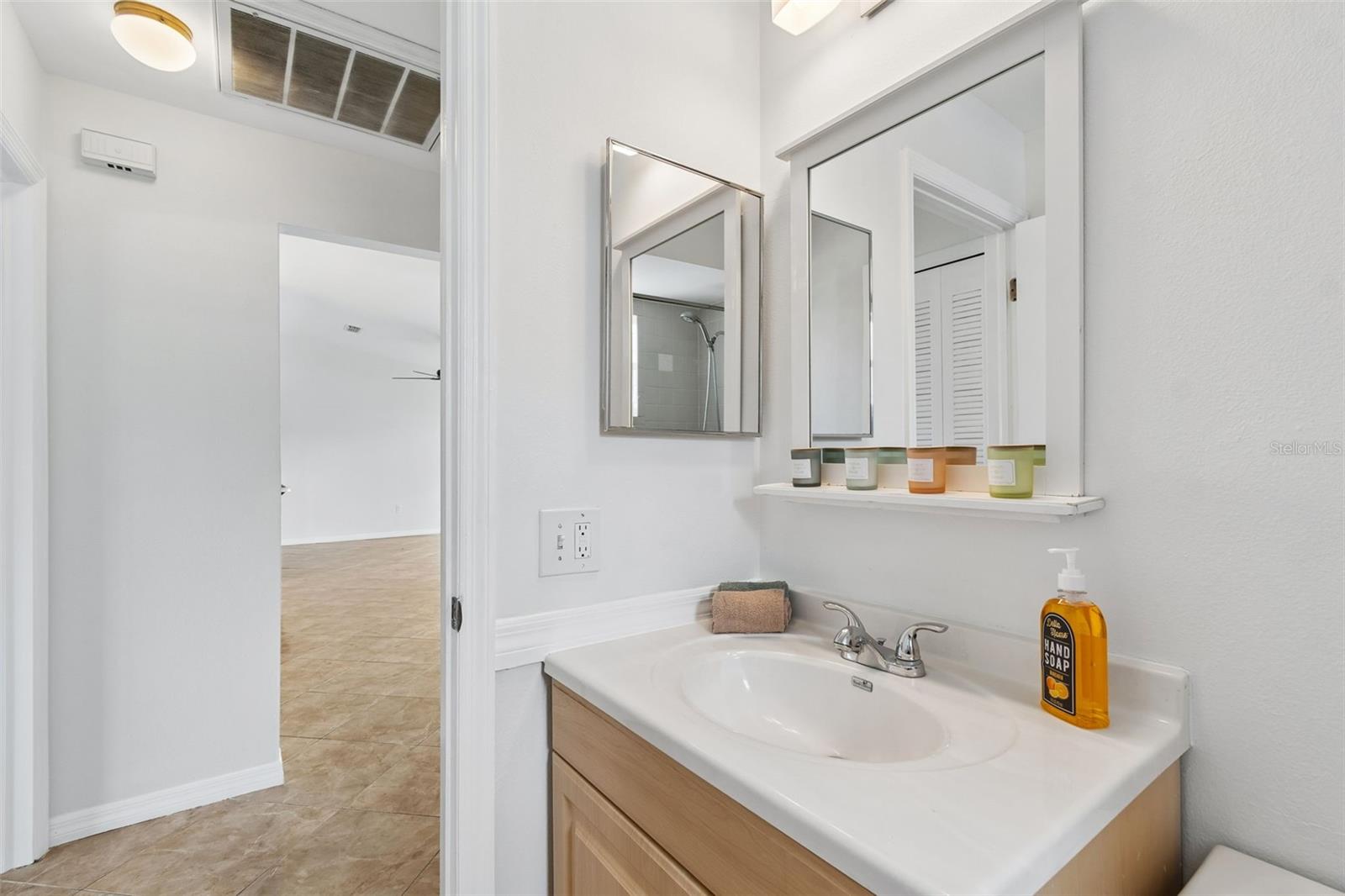 8272 DENISE DR E, SEMINOLE, FL, 33777