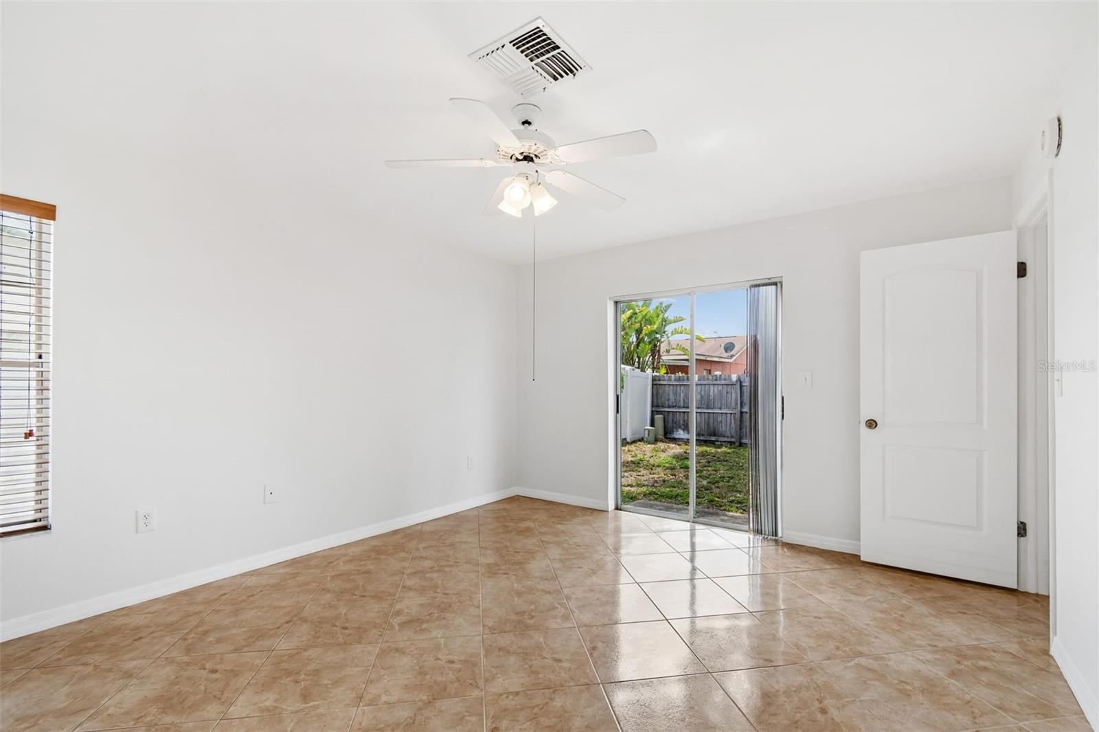 8272 DENISE DR E, SEMINOLE, FL, 33777