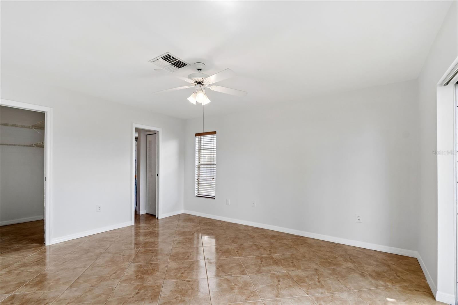 8272 DENISE DR E, SEMINOLE, FL, 33777