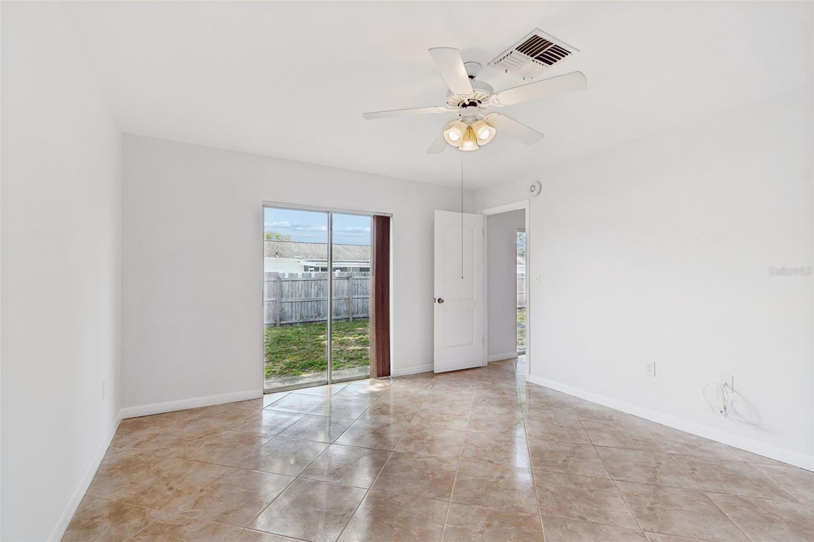 8272 DENISE DR E, SEMINOLE, FL, 33777