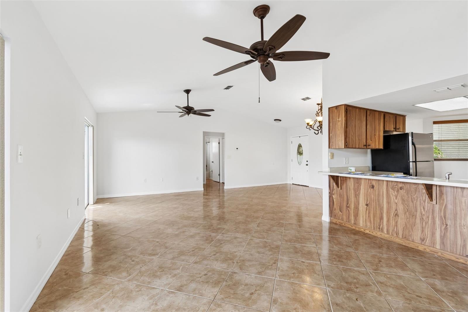 8272 DENISE DR E, SEMINOLE, FL, 33777