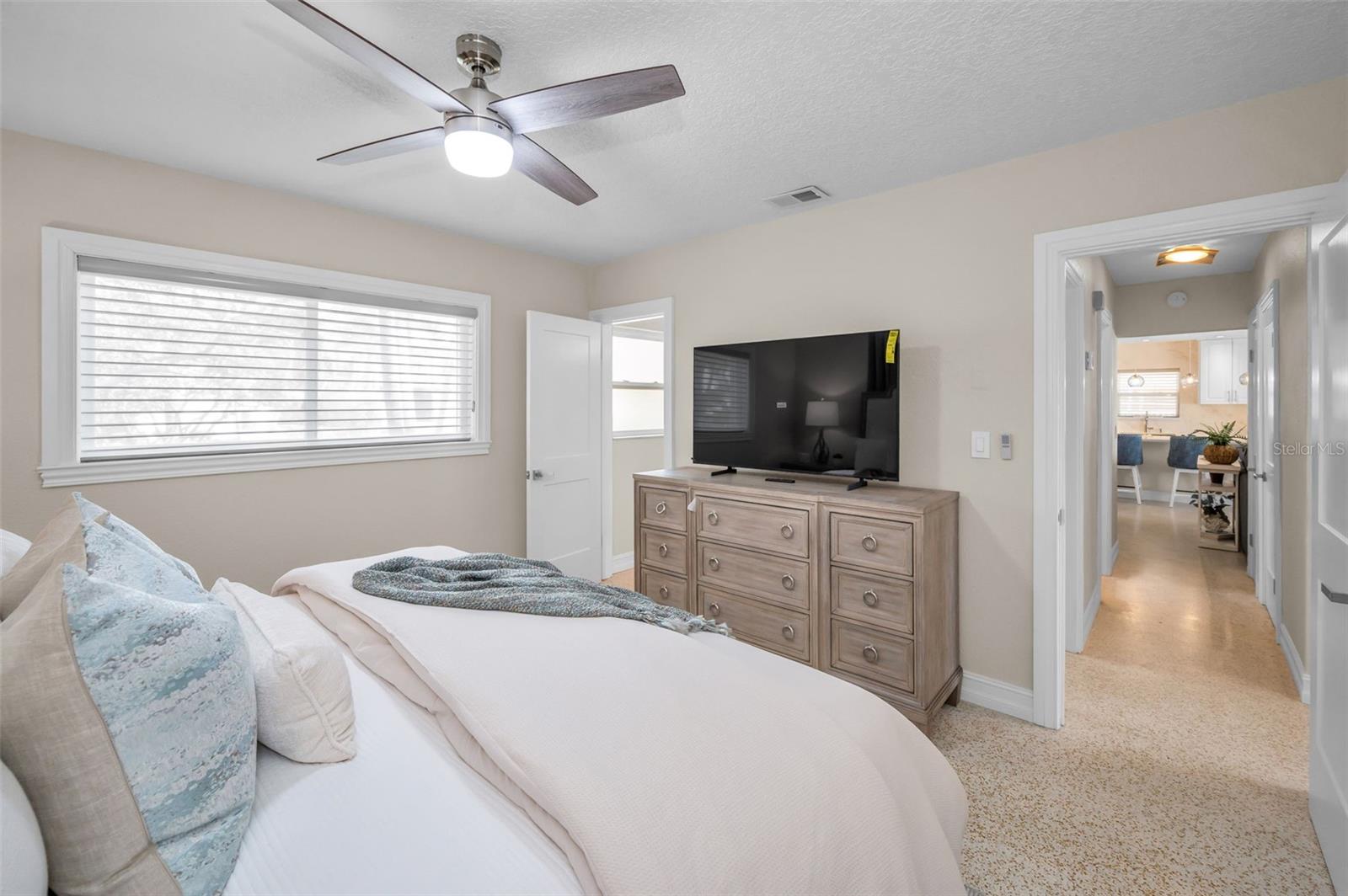52 N PINE CIR, BELLEAIR, FL, 33756