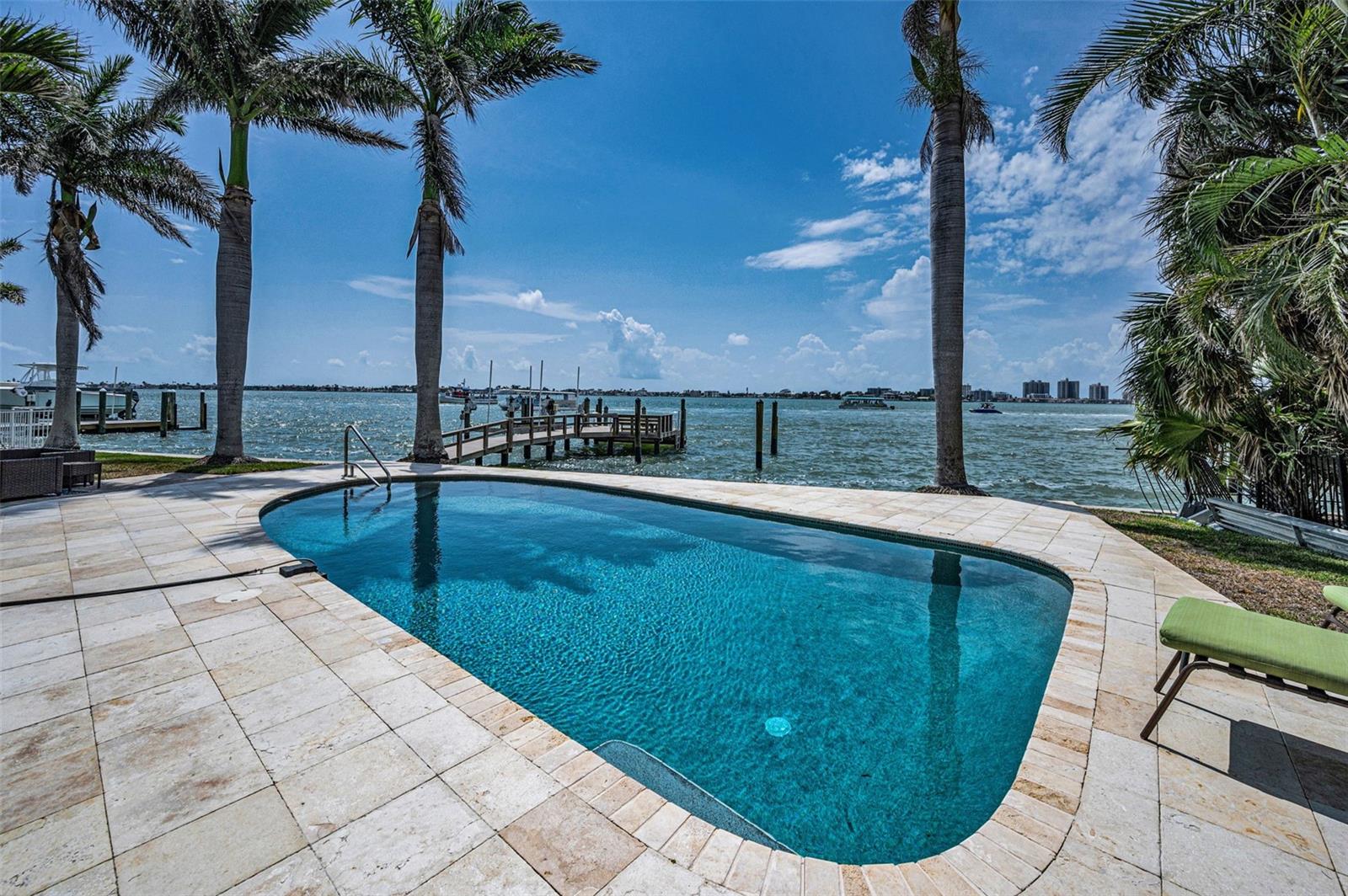 52 N PINE CIR, BELLEAIR, FL, 33756