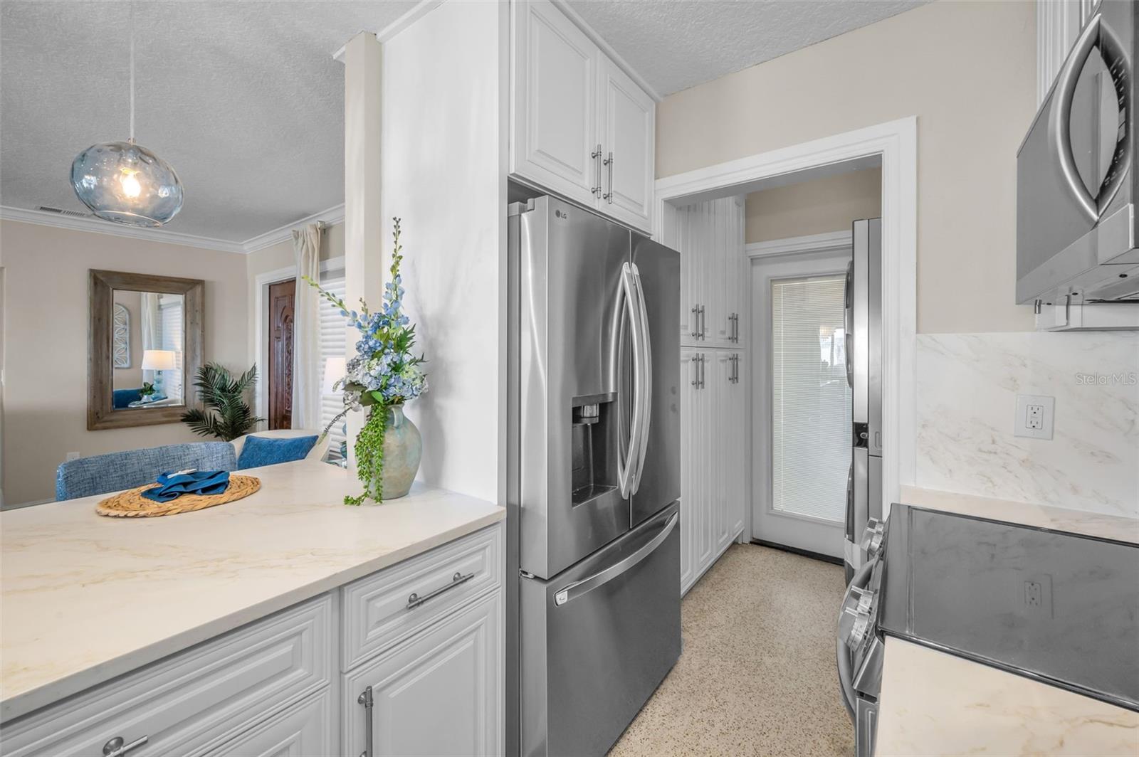 52 N PINE CIR, BELLEAIR, FL, 33756