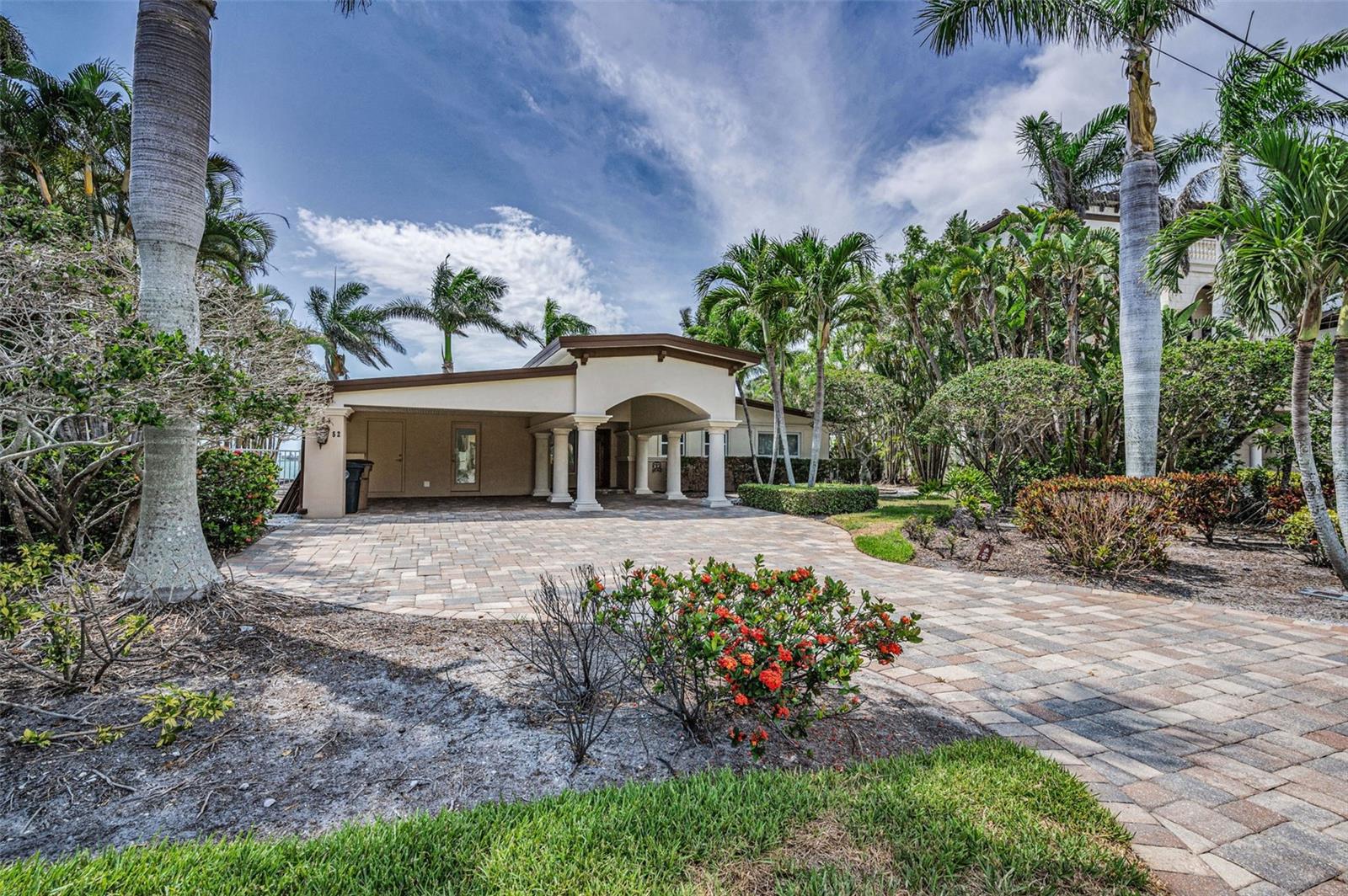 52 N PINE CIR, BELLEAIR, FL, 33756