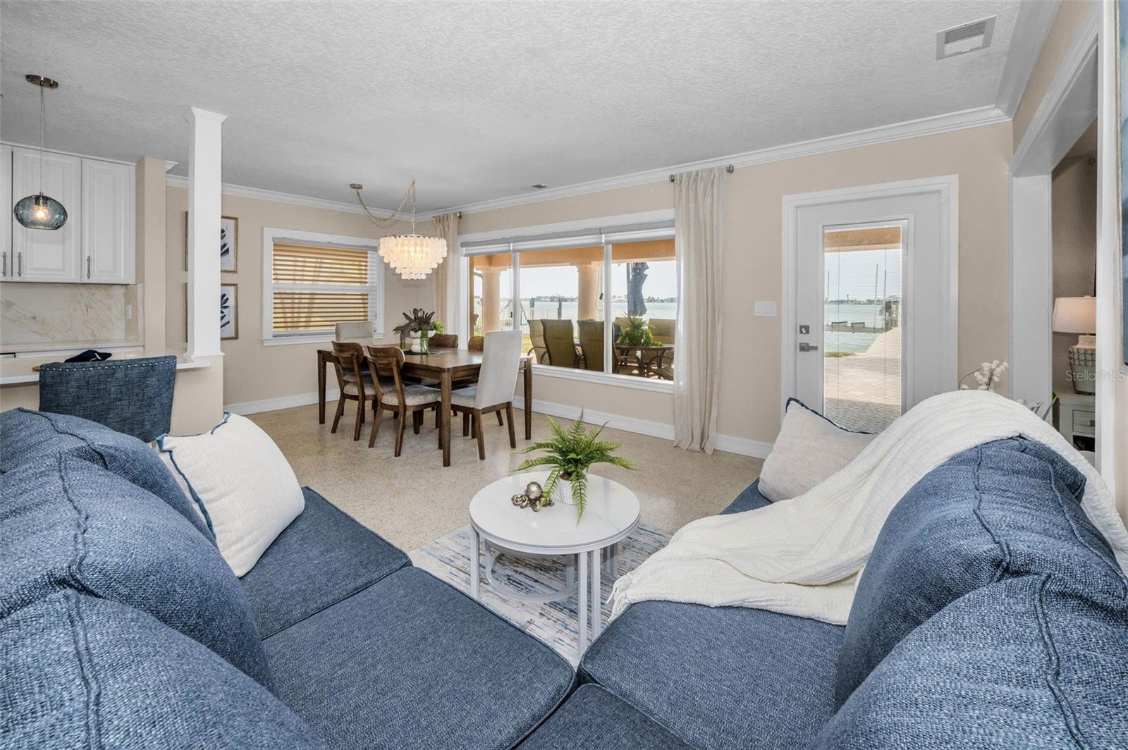 52 N PINE CIR, BELLEAIR, FL, 33756