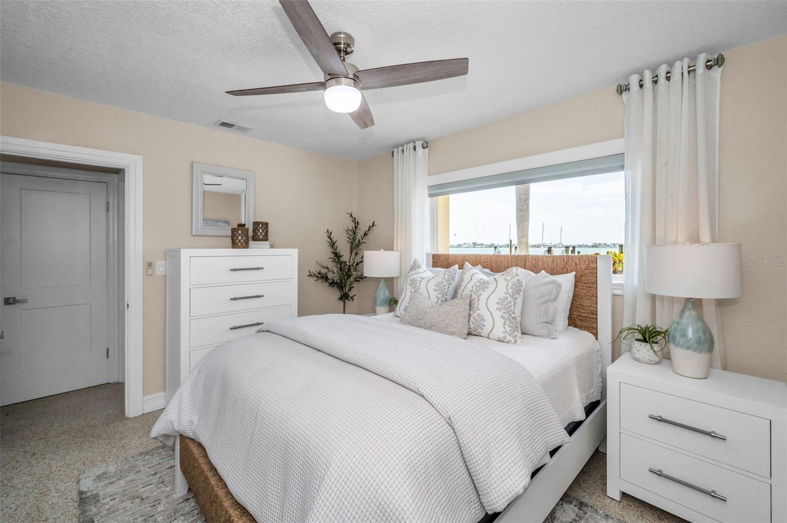 52 N PINE CIR, BELLEAIR, FL, 33756