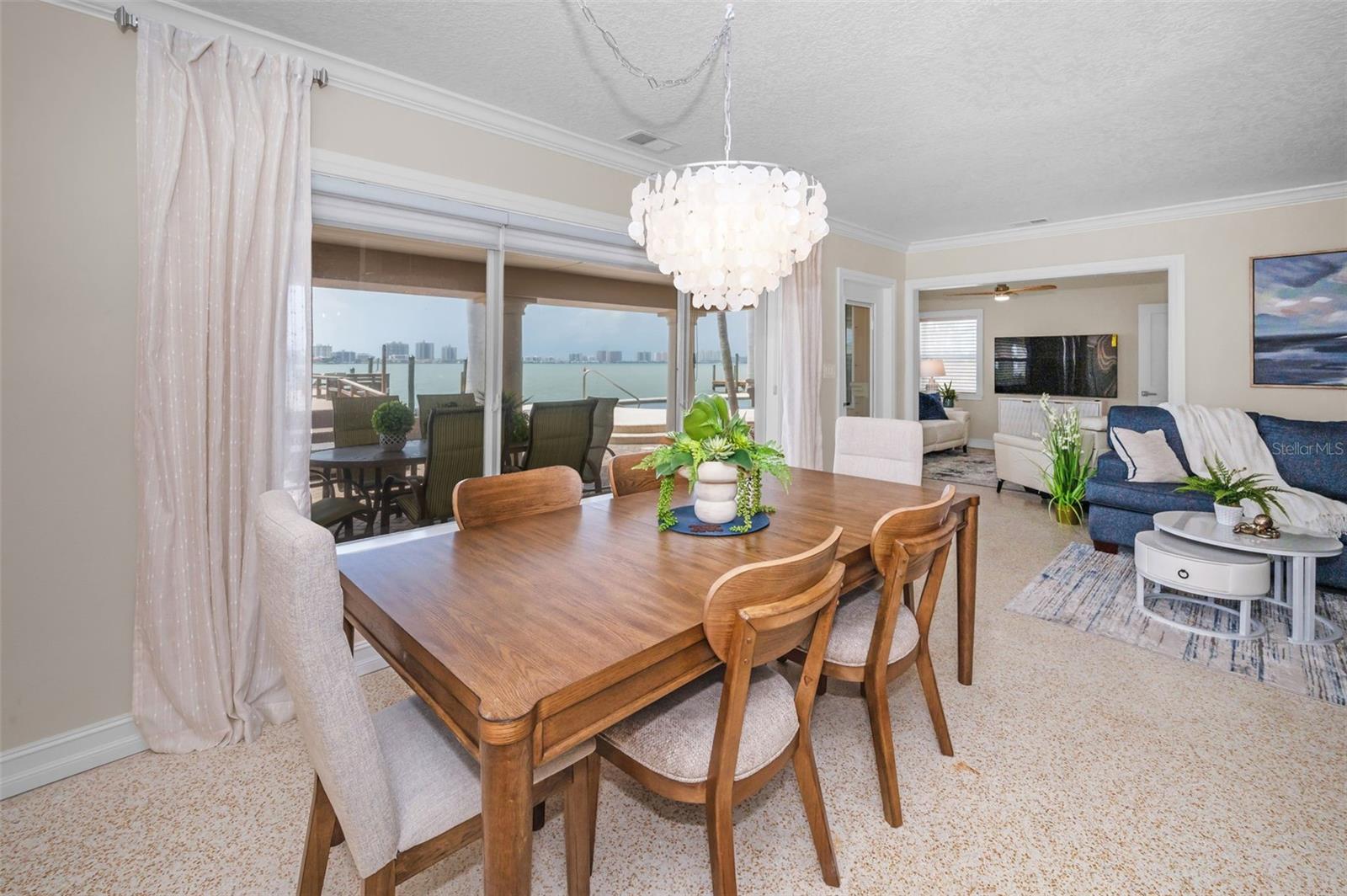 52 N PINE CIR, BELLEAIR, FL, 33756