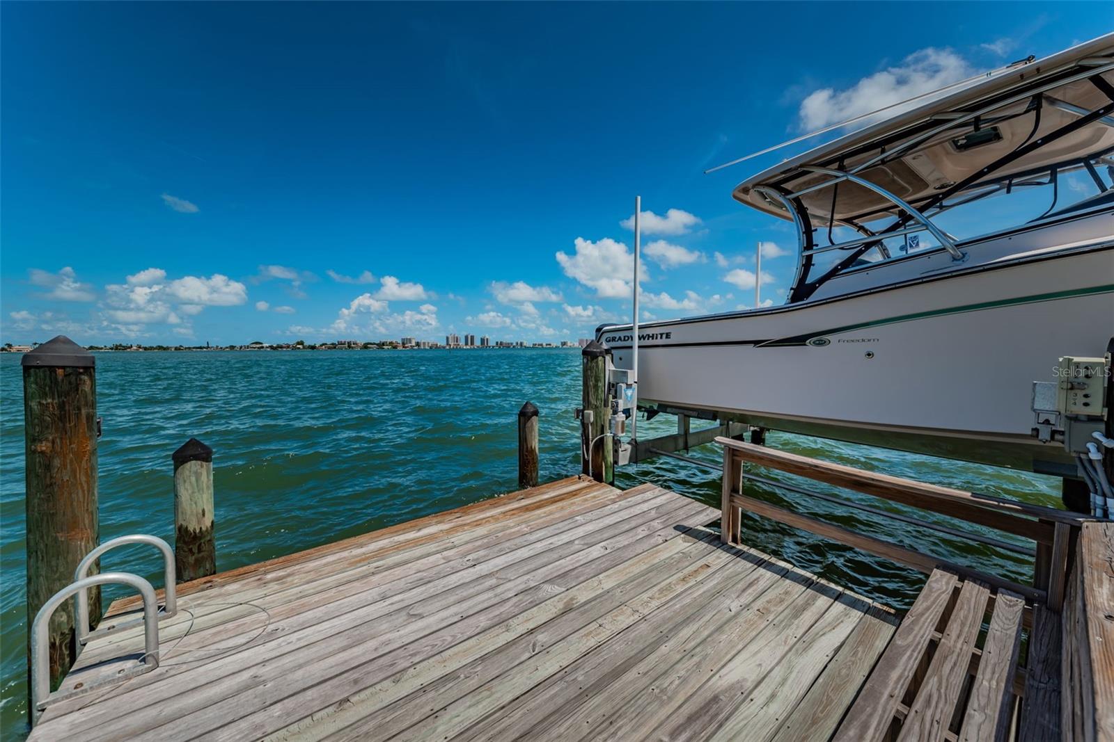 52 N PINE CIR, BELLEAIR, FL, 33756
