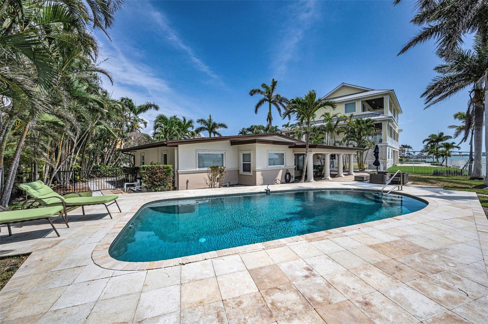 52 N PINE CIR, BELLEAIR, FL, 33756