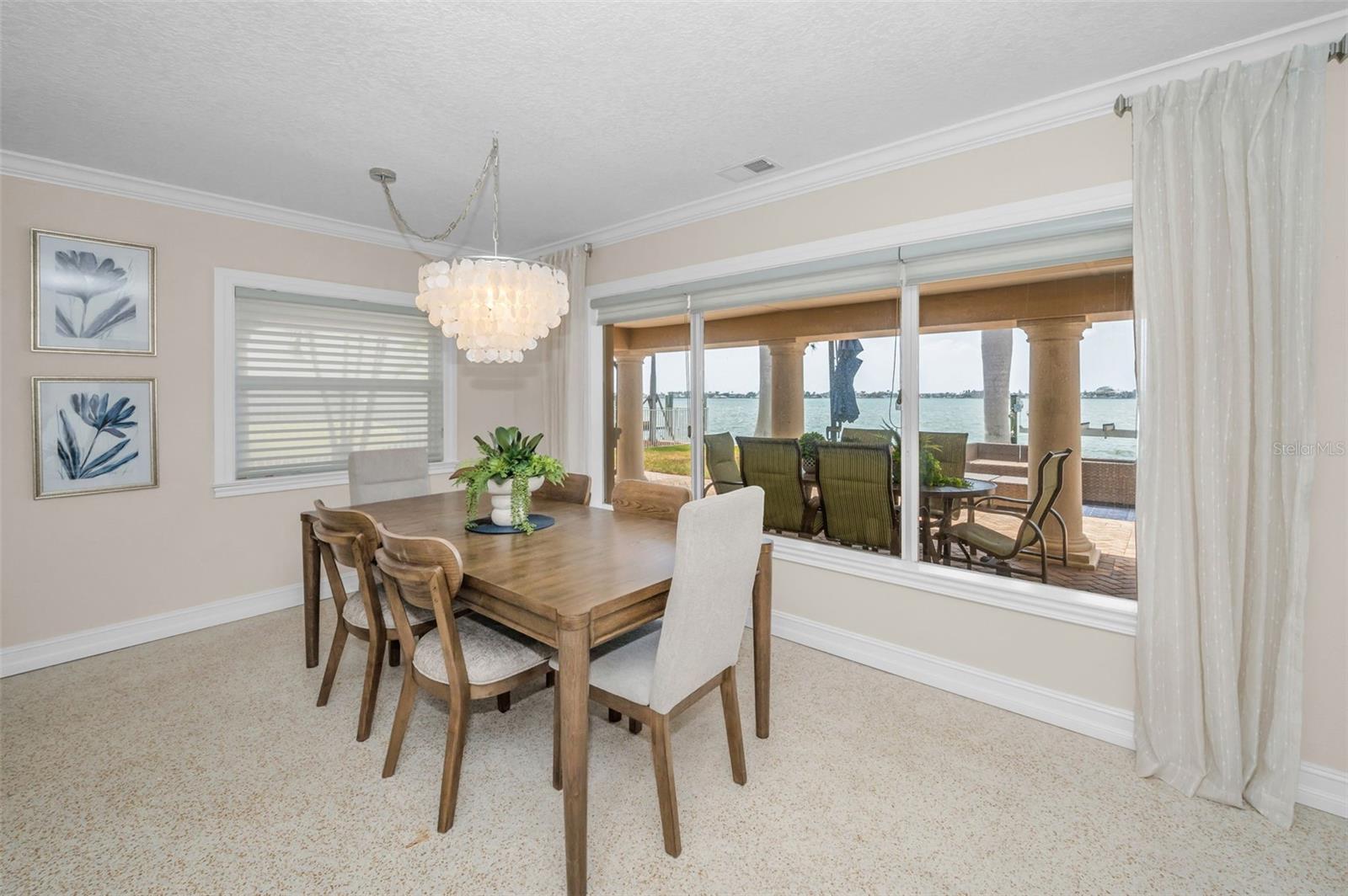52 N PINE CIR, BELLEAIR, FL, 33756