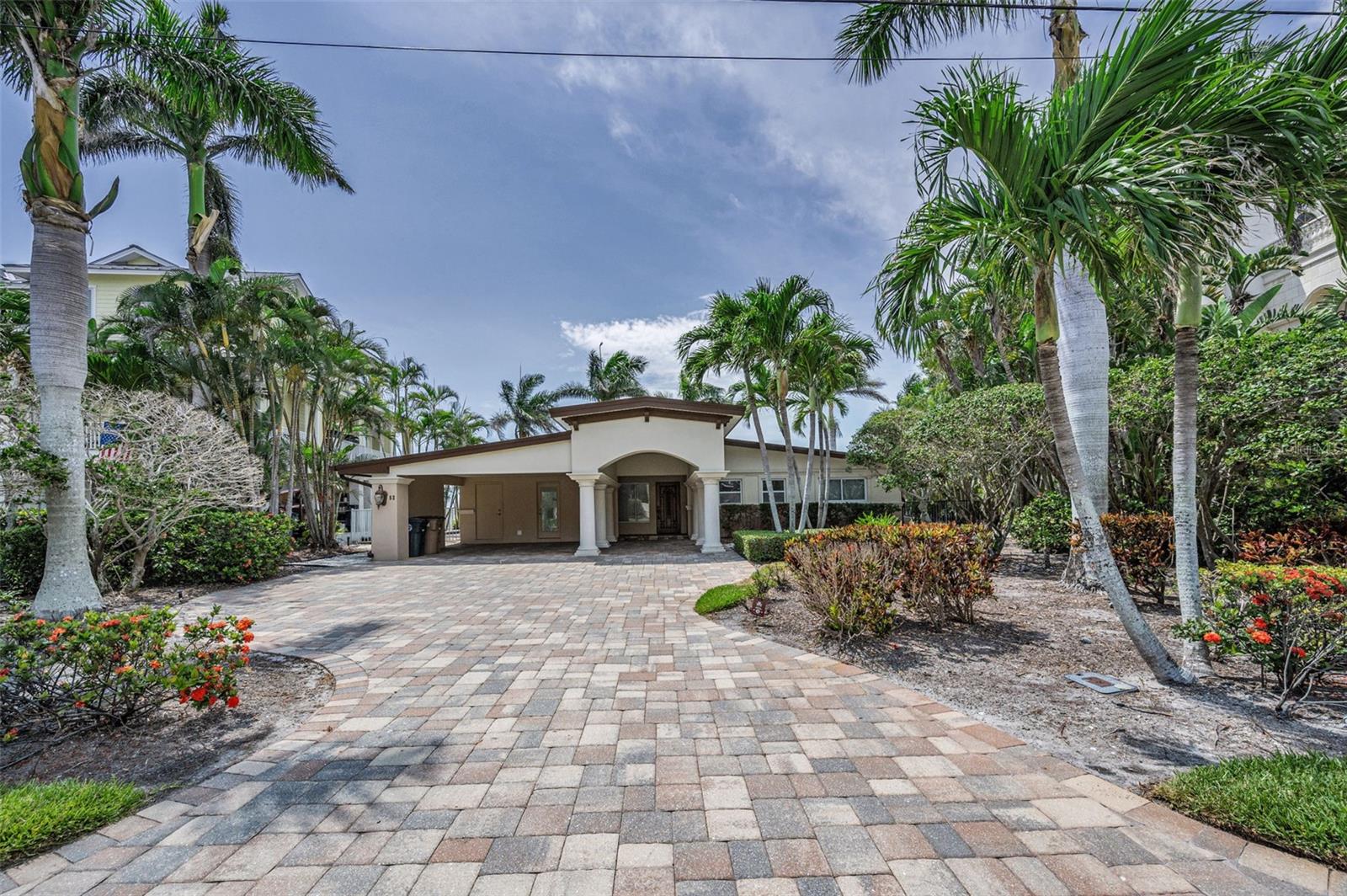 52 N PINE CIR, BELLEAIR, FL, 33756