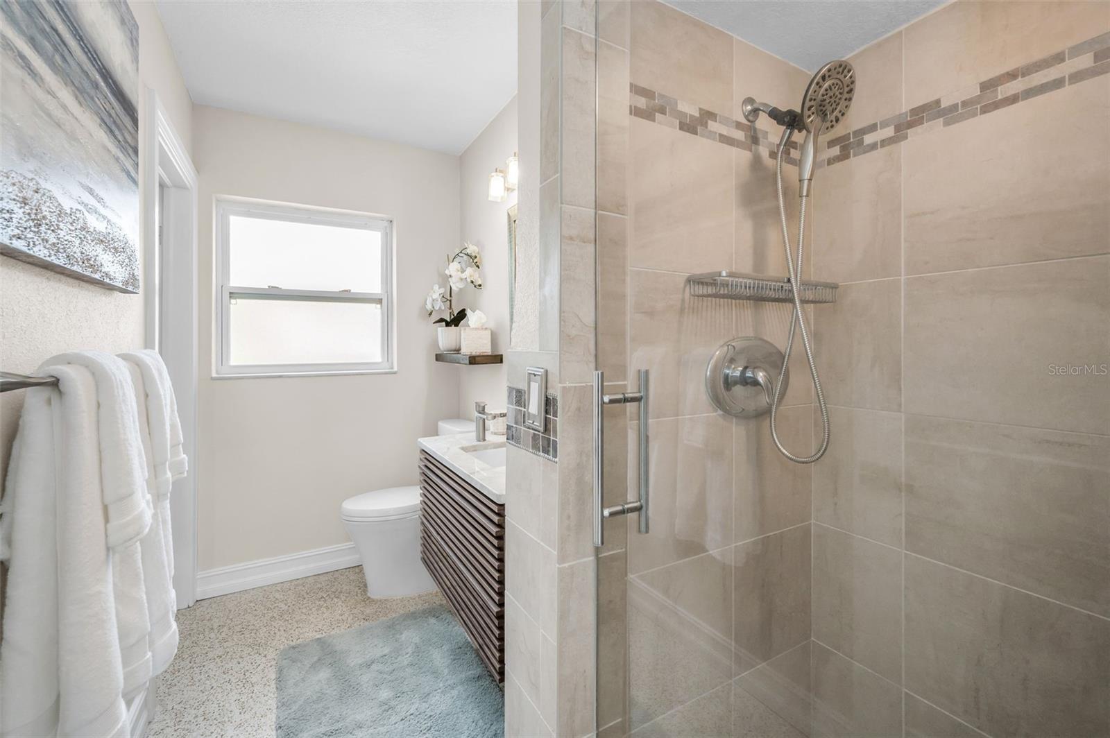 52 N PINE CIR, BELLEAIR, FL, 33756