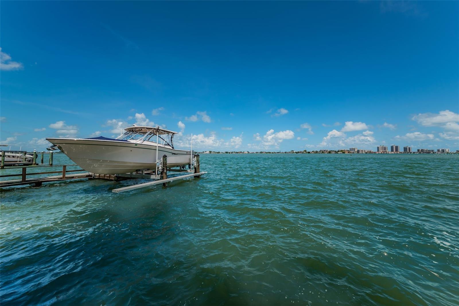 52 N PINE CIR, BELLEAIR, FL, 33756
