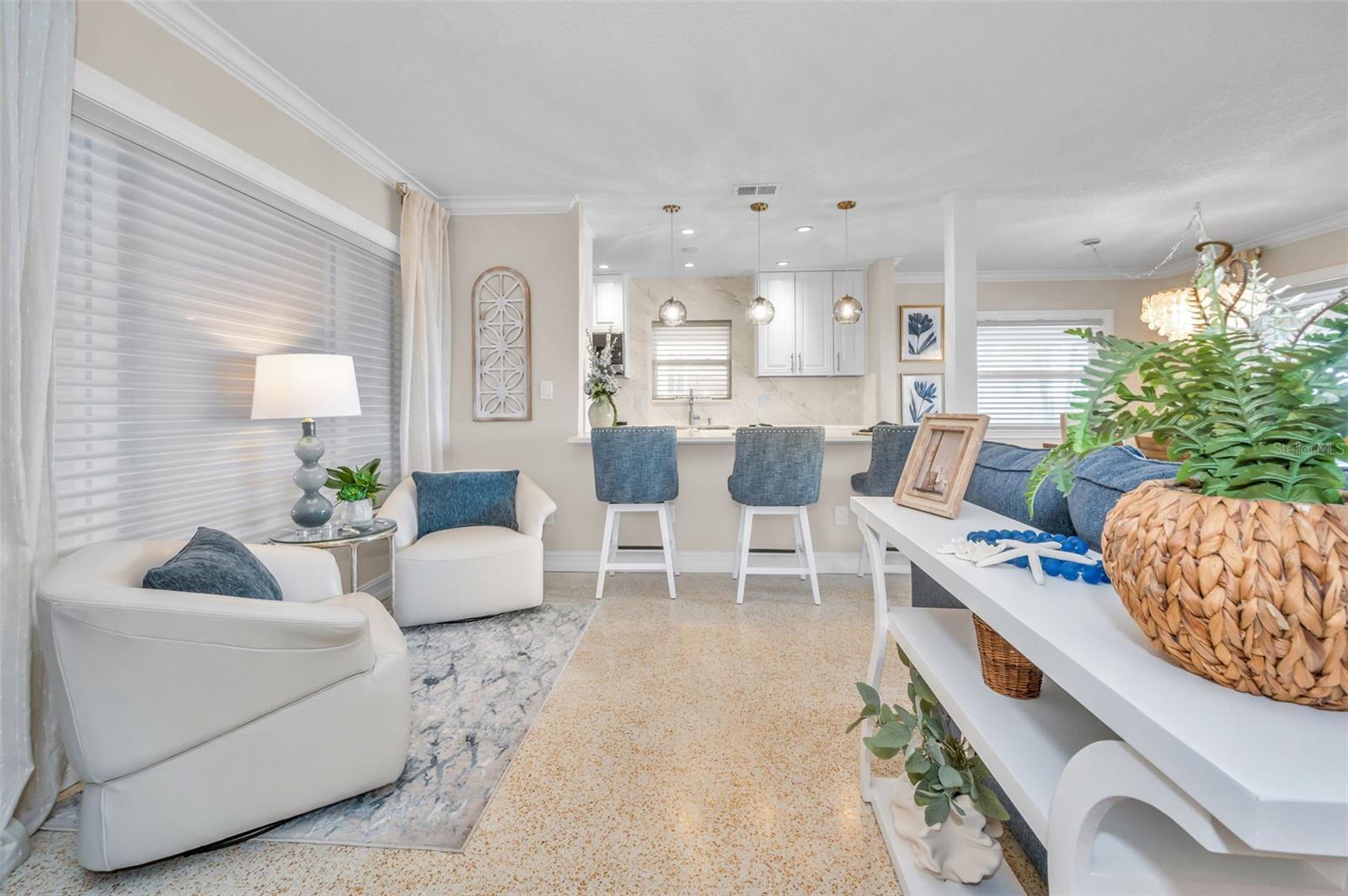 52 N PINE CIR, BELLEAIR, FL, 33756