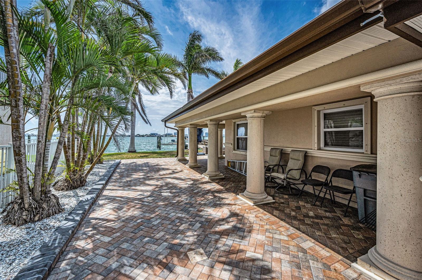 52 N PINE CIR, BELLEAIR, FL, 33756