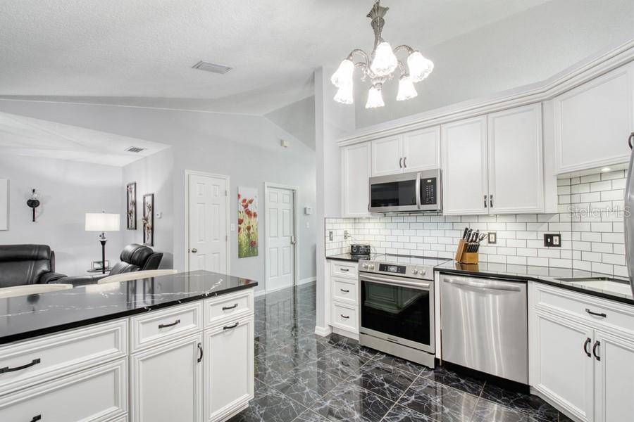 831 FORESTWOOD DR, MINNEOLA, FL, 34715