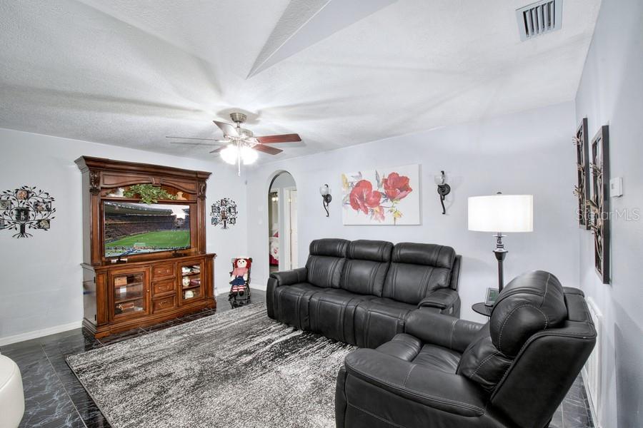 831 FORESTWOOD DR, MINNEOLA, FL, 34715