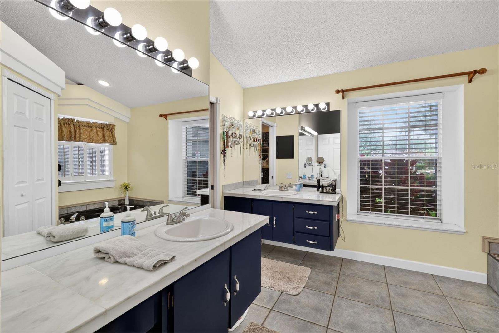 962 EDGEHILL DR, PALM HARBOR, FL, 34684