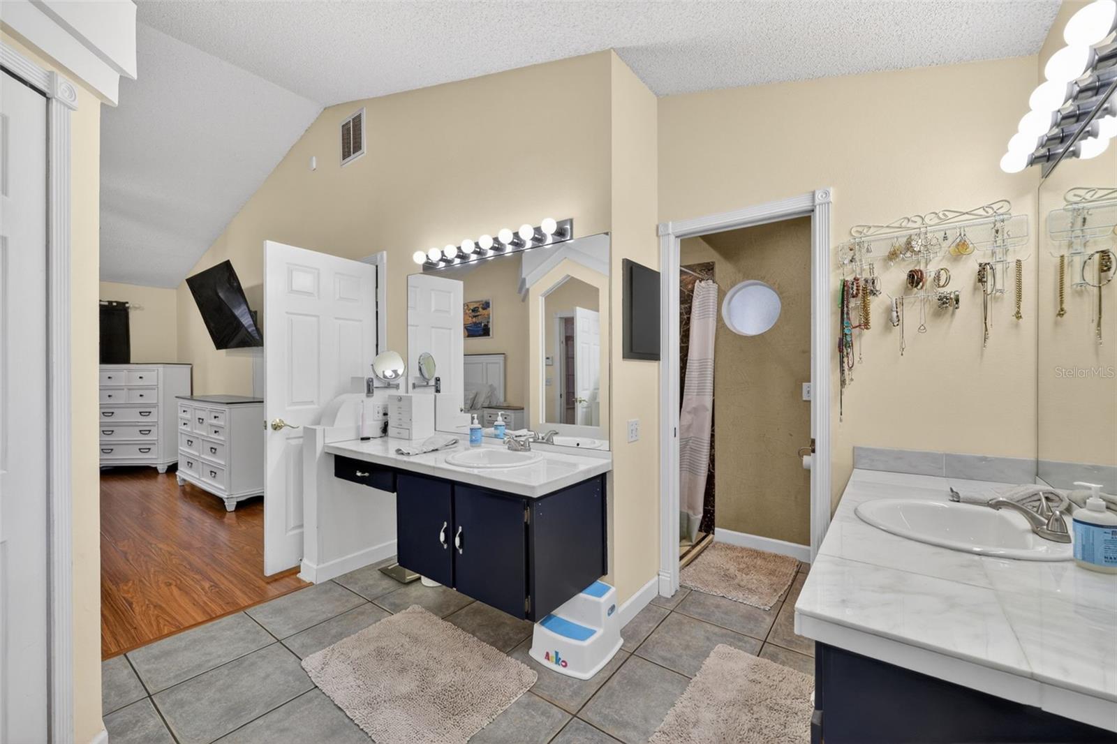 962 EDGEHILL DR, PALM HARBOR, FL, 34684