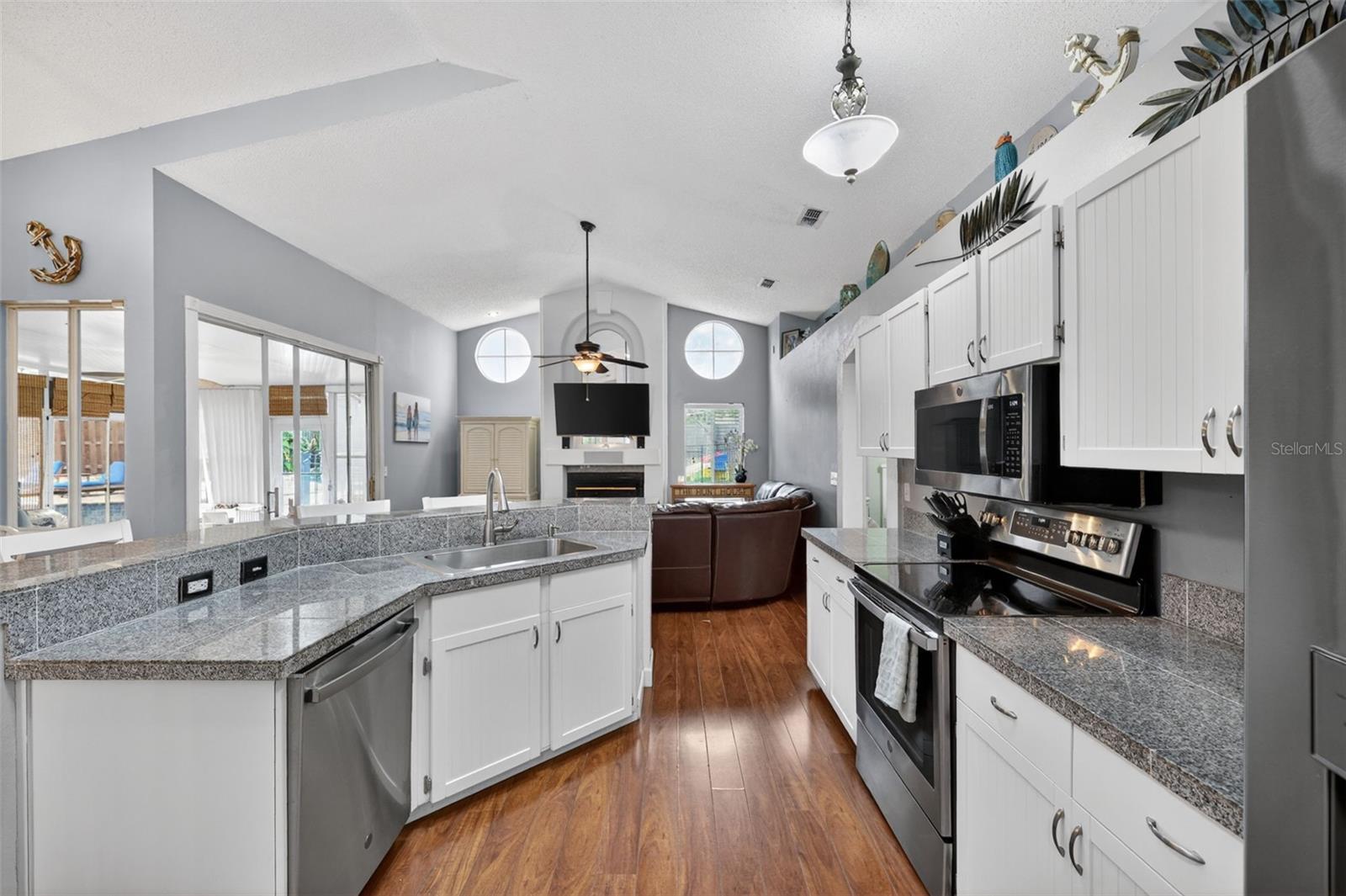 962 EDGEHILL DR, PALM HARBOR, FL, 34684