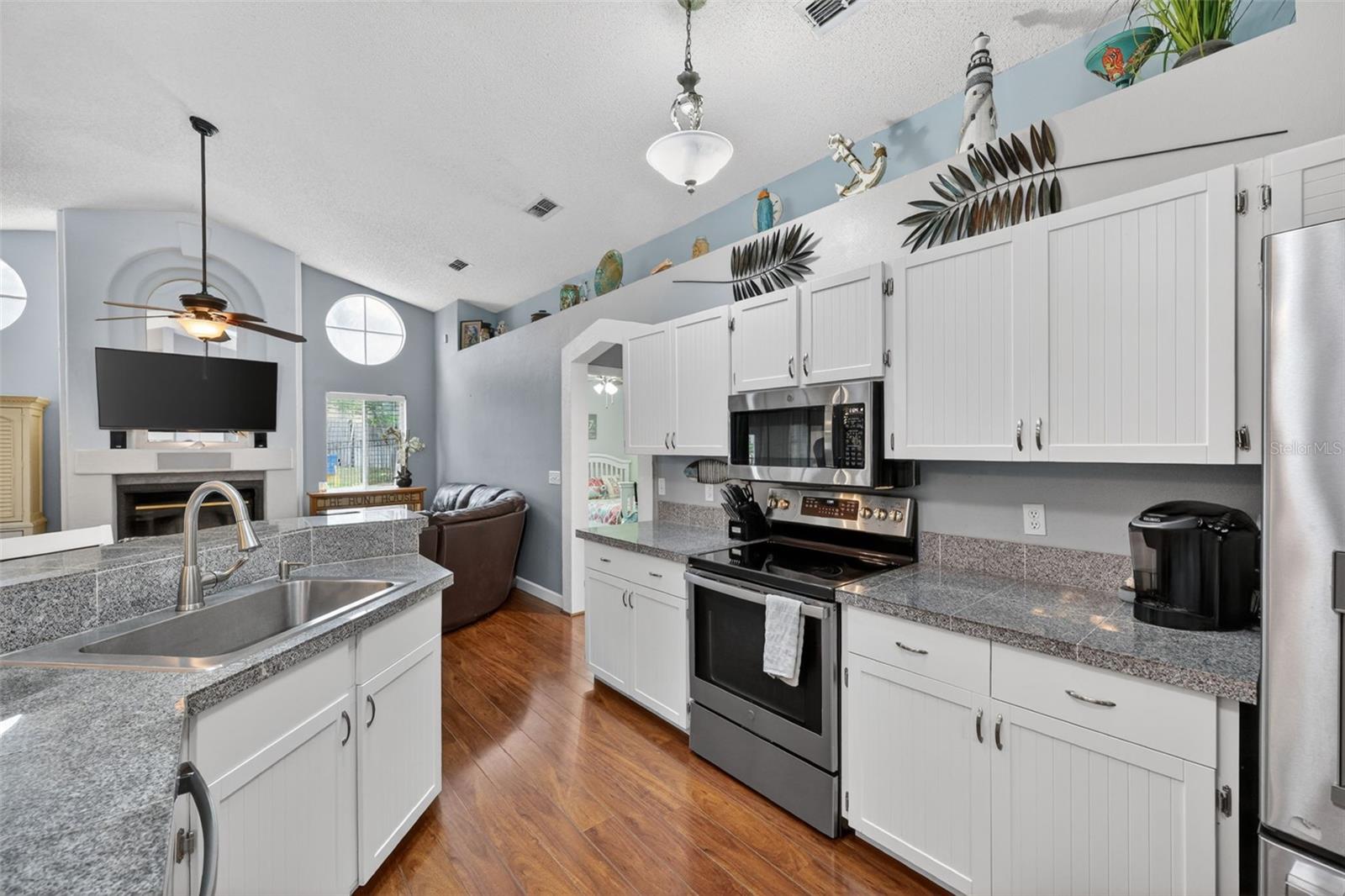 962 EDGEHILL DR, PALM HARBOR, FL, 34684
