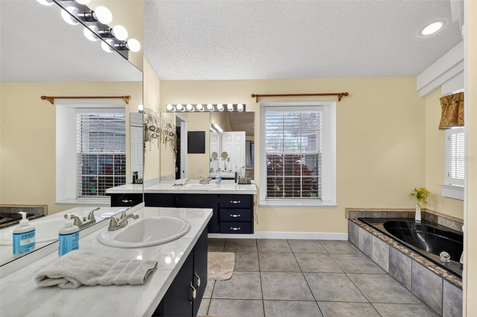 962 EDGEHILL DR, PALM HARBOR, FL, 34684