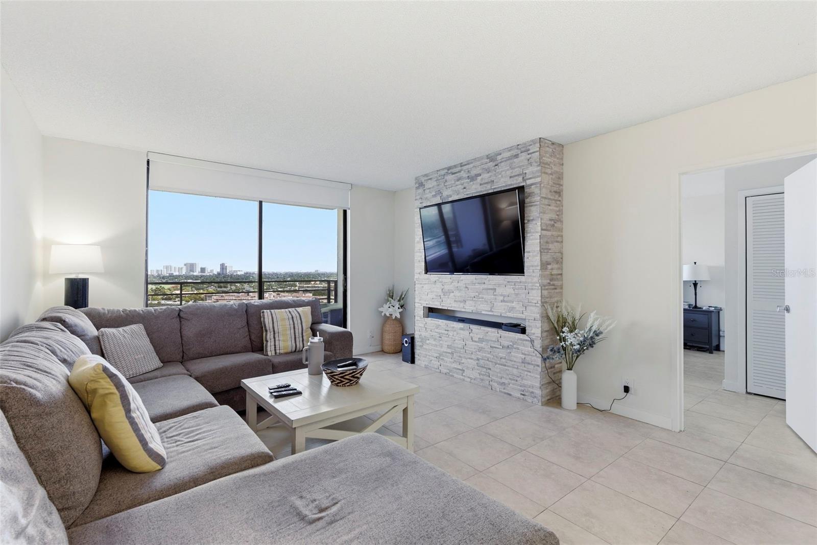 500 THREE ISLANDS BLVD #1008, HALLANDALE BEACH, FL, 33009