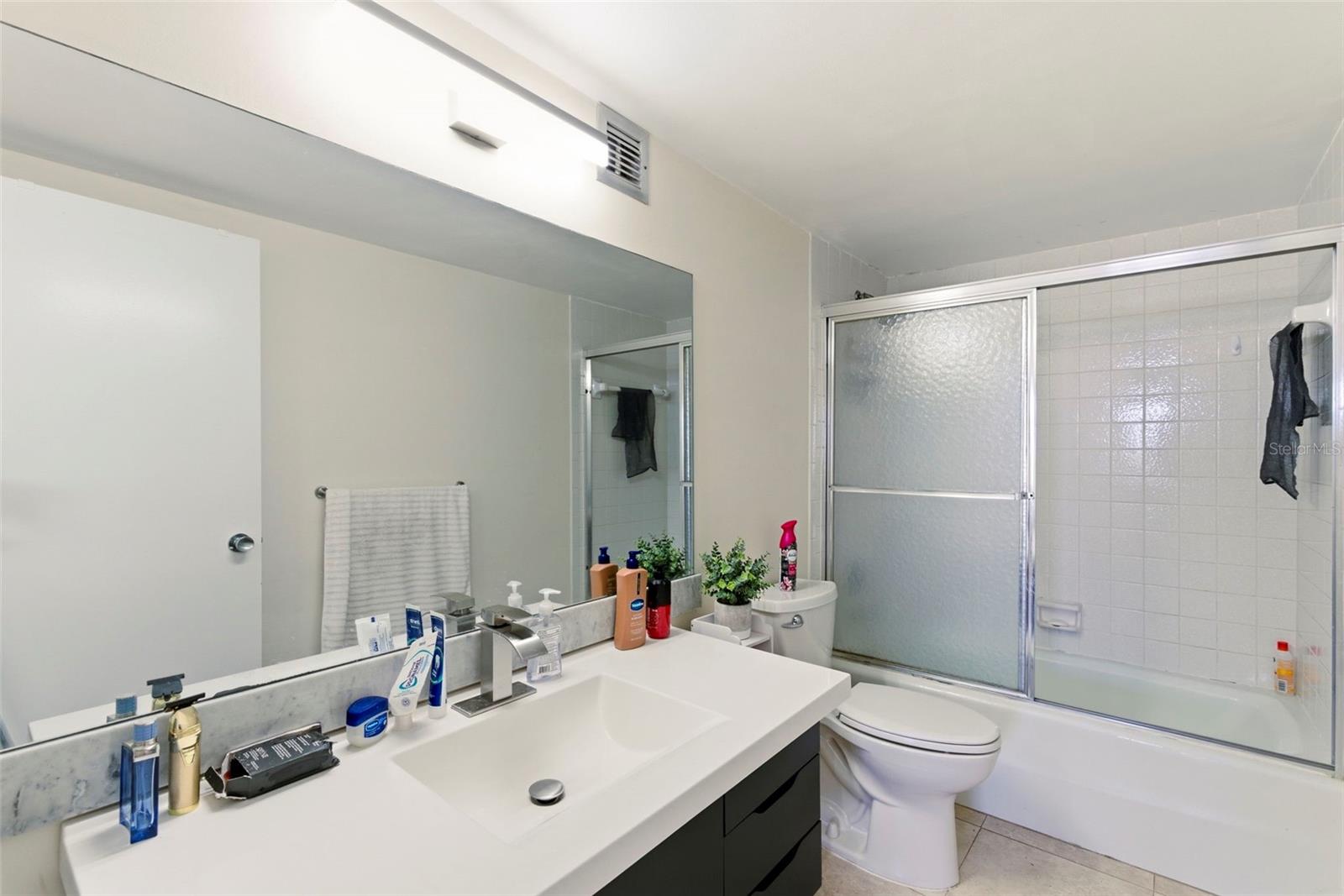 500 THREE ISLANDS BLVD #1008, HALLANDALE BEACH, FL, 33009