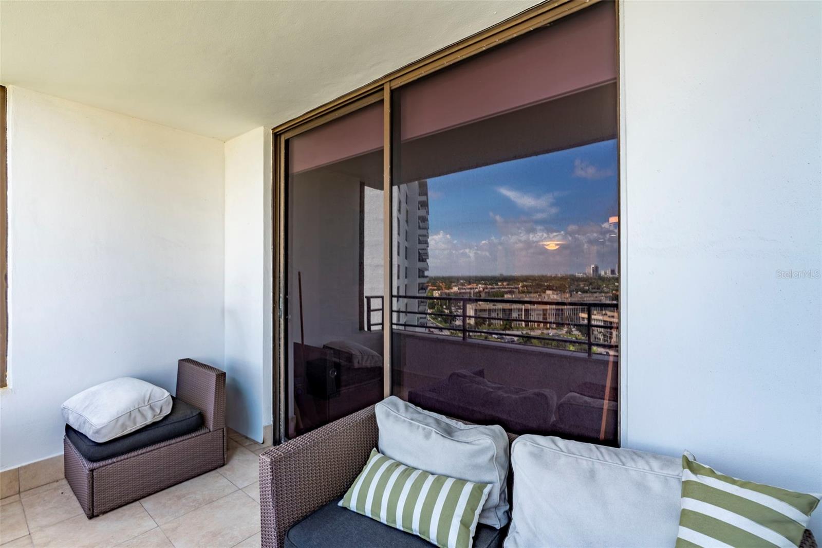 500 THREE ISLANDS BLVD #1008, HALLANDALE BEACH, FL, 33009