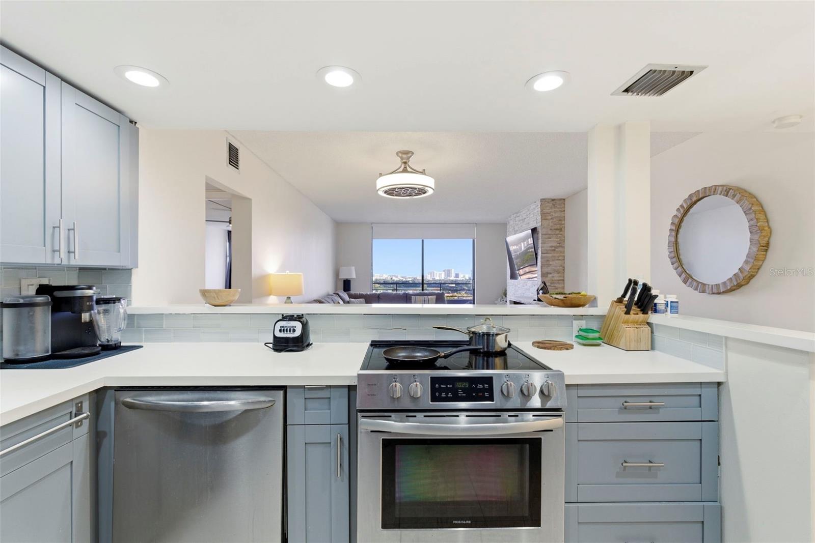 500 THREE ISLANDS BLVD #1008, HALLANDALE BEACH, FL, 33009