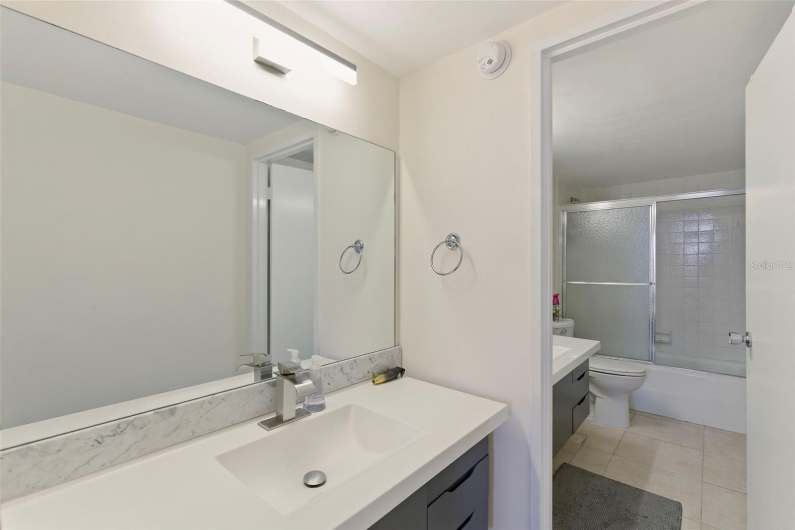 500 THREE ISLANDS BLVD #1008, HALLANDALE BEACH, FL, 33009