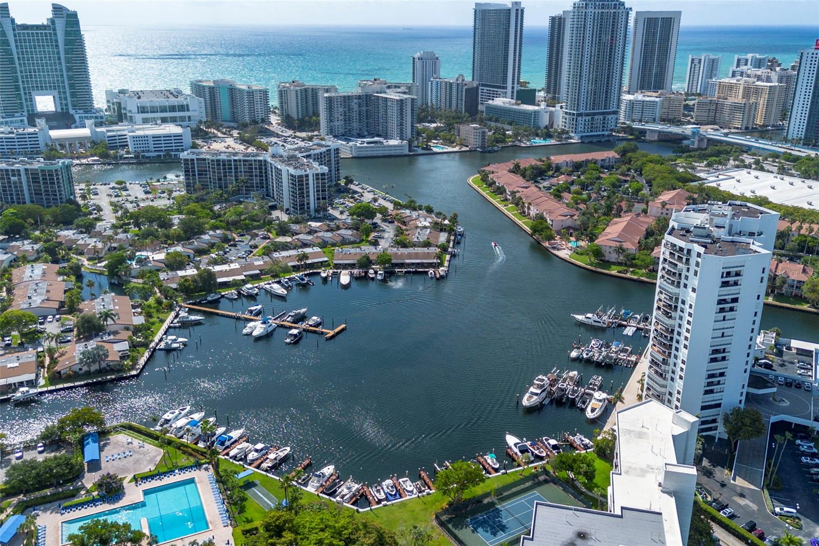 500 THREE ISLANDS BLVD #1008, HALLANDALE BEACH, FL, 33009