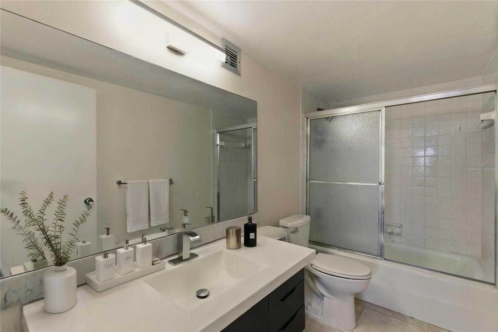 500 THREE ISLANDS BLVD #1008, HALLANDALE BEACH, FL, 33009