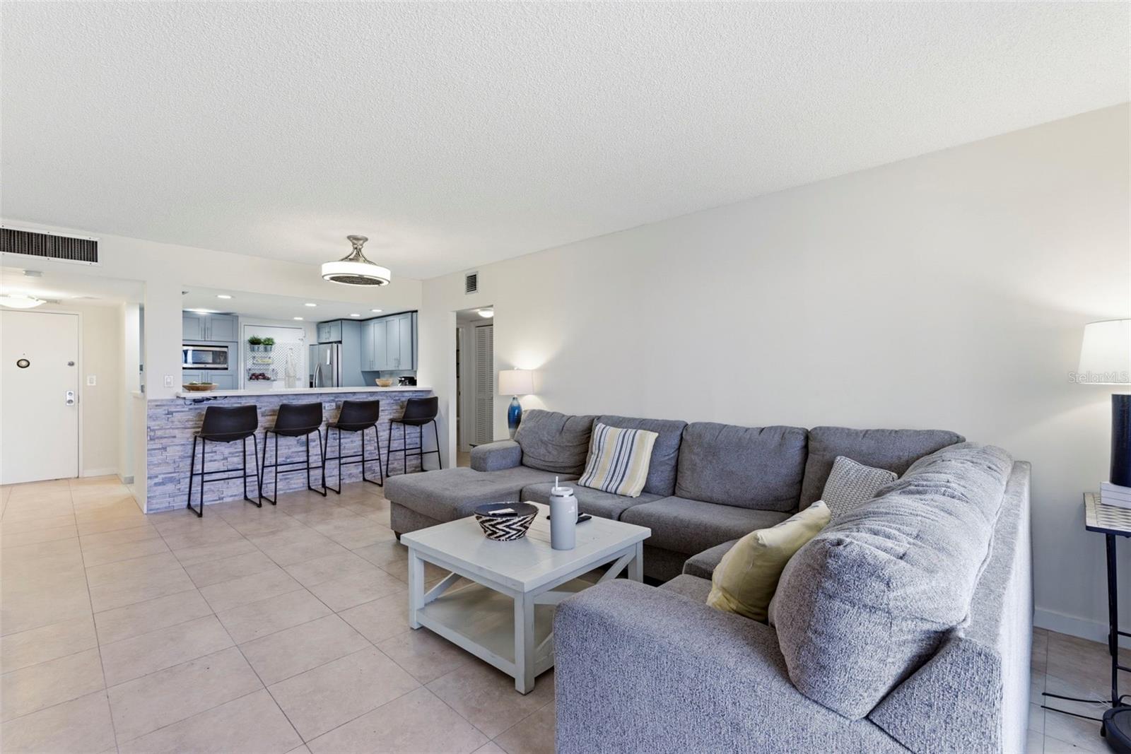 500 THREE ISLANDS BLVD #1008, HALLANDALE BEACH, FL, 33009