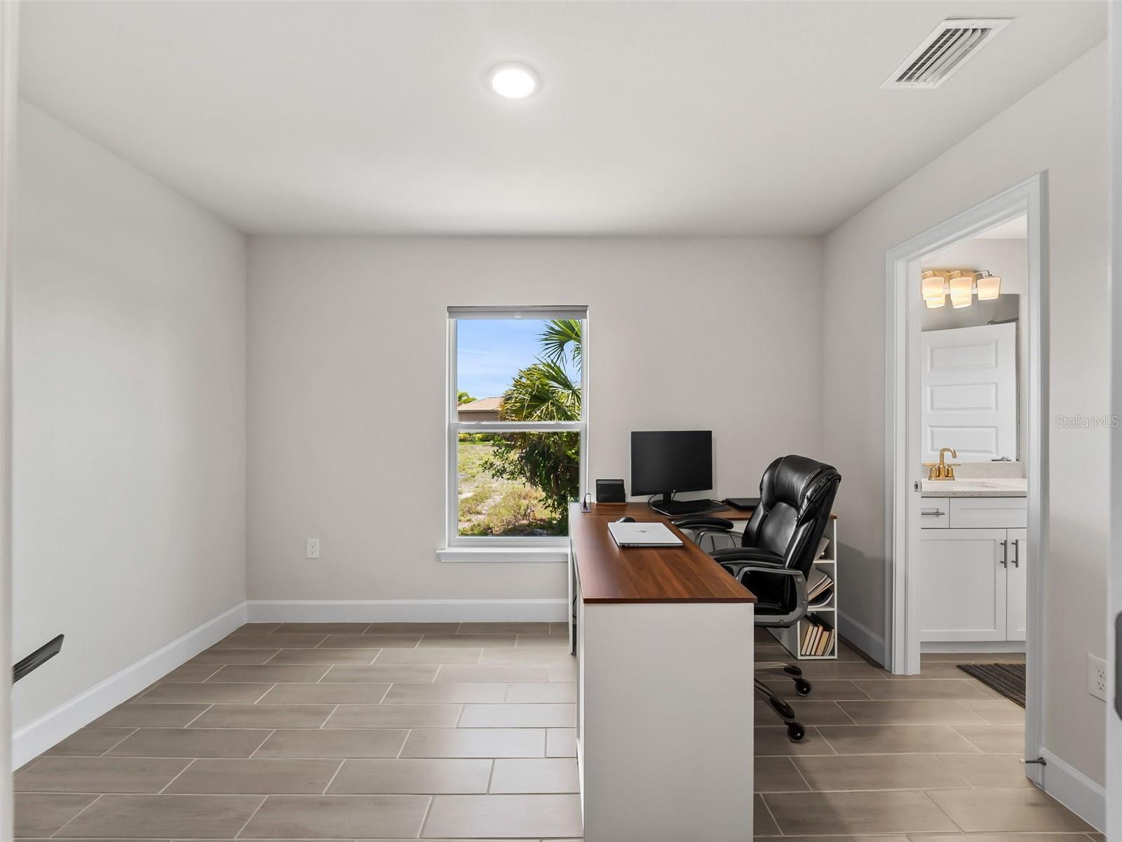 15712 ALDAMA CIR, PORT CHARLOTTE, FL, 33981