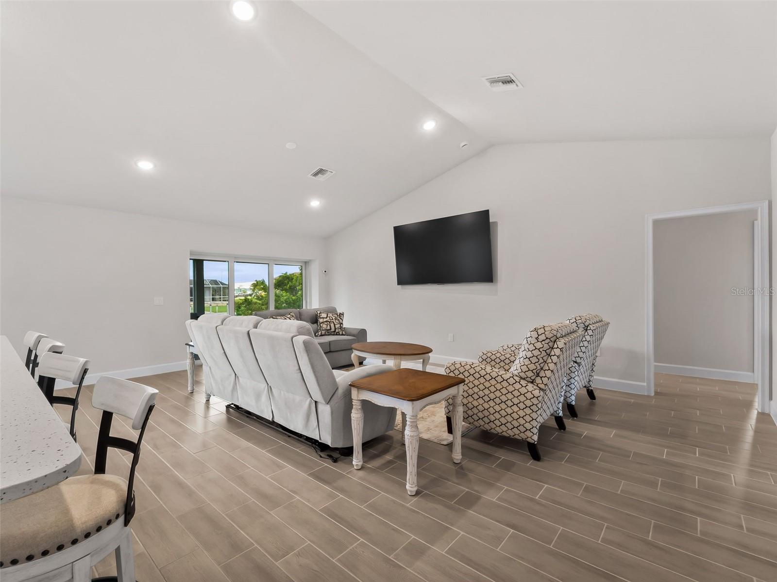 15712 ALDAMA CIR, PORT CHARLOTTE, FL, 33981