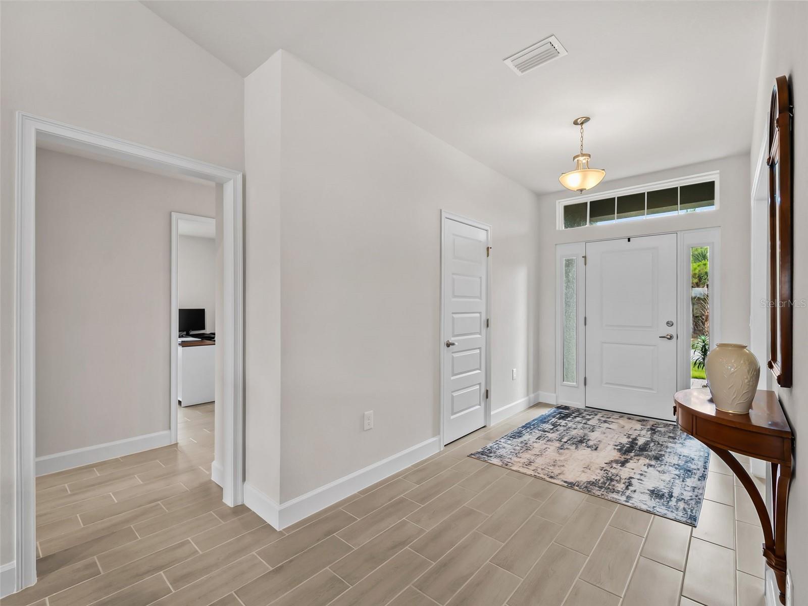 15712 ALDAMA CIR, PORT CHARLOTTE, FL, 33981