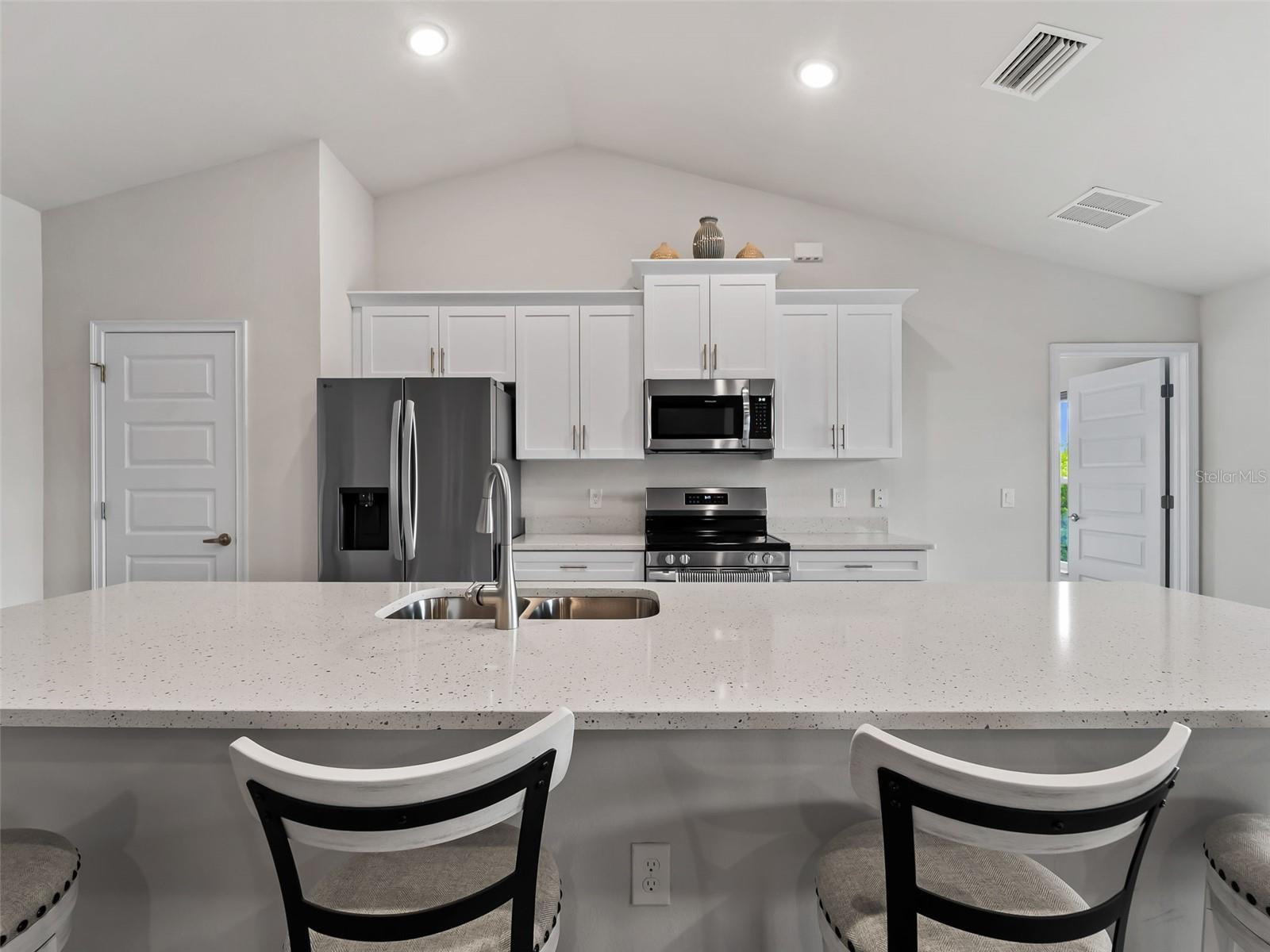15712 ALDAMA CIR, PORT CHARLOTTE, FL, 33981