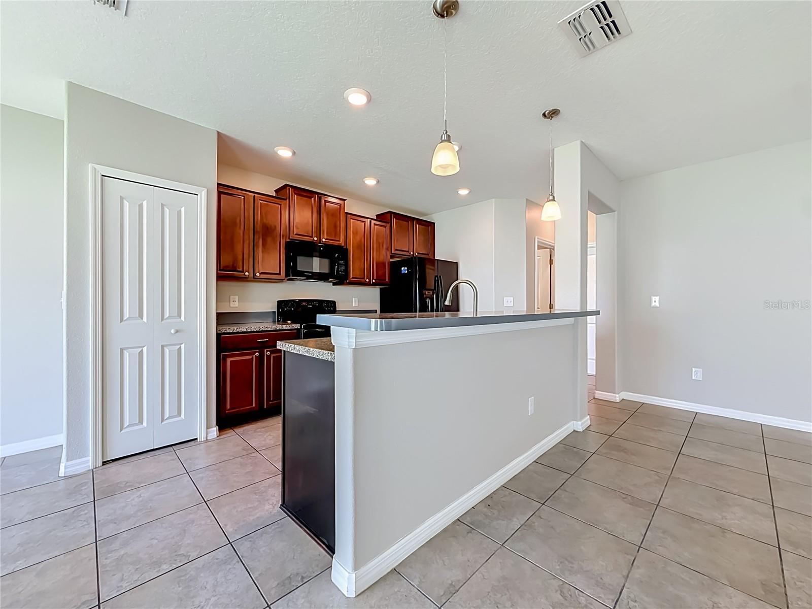 7405 EVENING PRIMROSE CT, TAMPA, FL, 33619