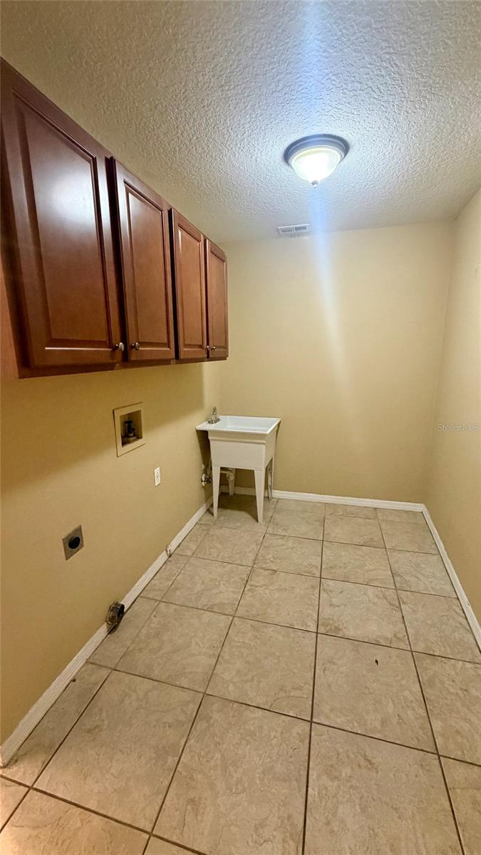 37 HOLLOW BRANCH RD, APOPKA, FL, 32703