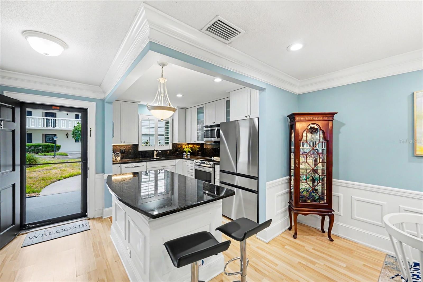 139 BLUFF VIEW DR #104, BELLEAIR BLUFFS, FL, 33770