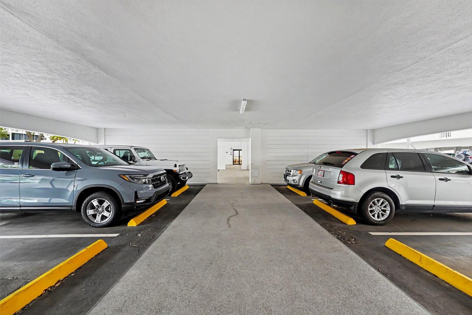 139 BLUFF VIEW DR #104, BELLEAIR BLUFFS, FL, 33770