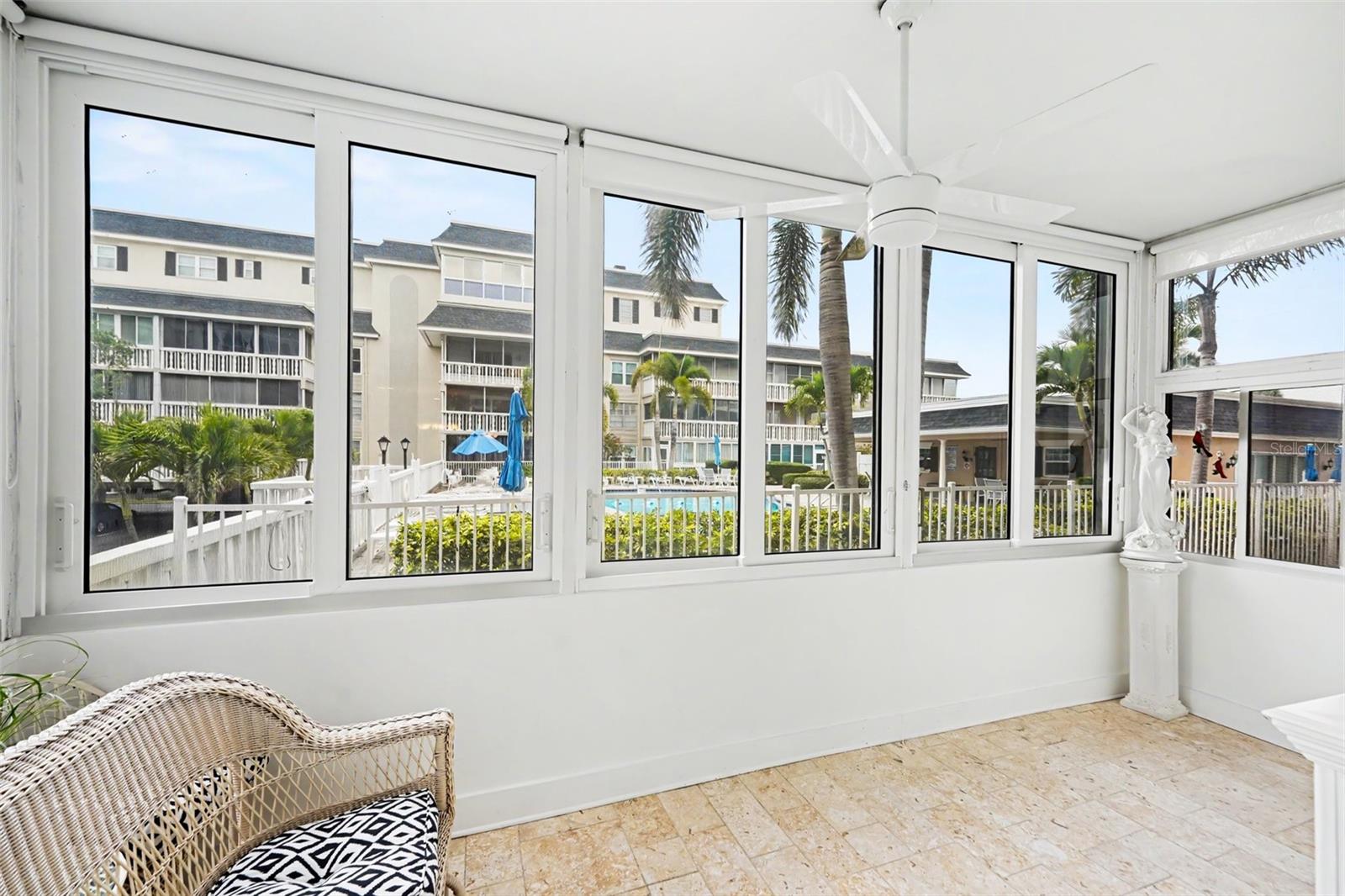 139 BLUFF VIEW DR #104, BELLEAIR BLUFFS, FL, 33770