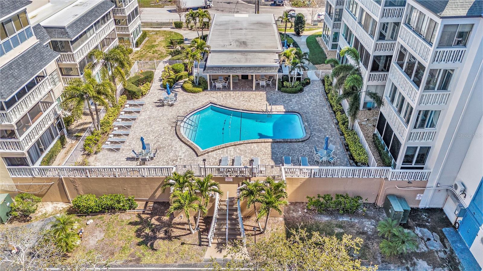 139 BLUFF VIEW DR #104, BELLEAIR BLUFFS, FL, 33770