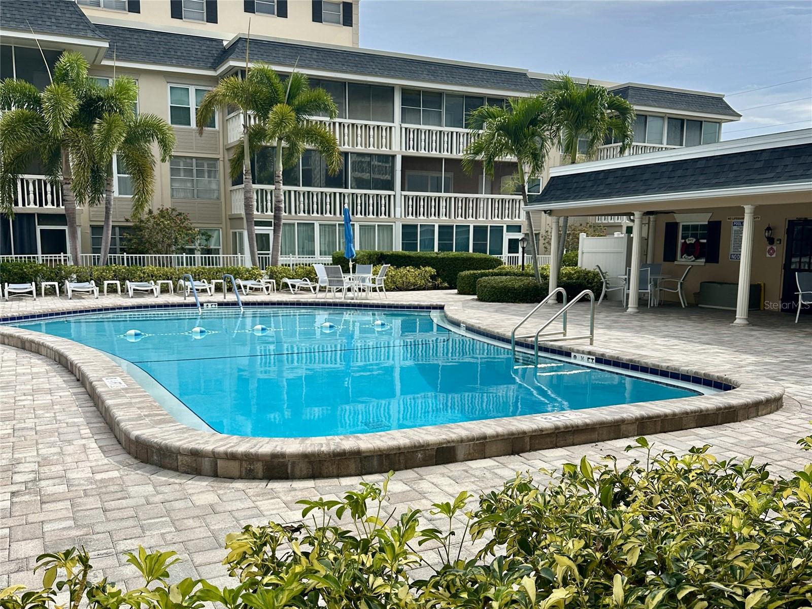 139 BLUFF VIEW DR #104, BELLEAIR BLUFFS, FL, 33770