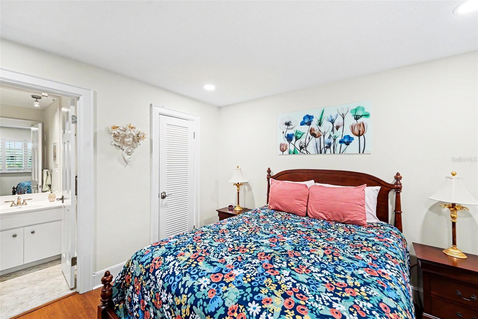 139 BLUFF VIEW DR #104, BELLEAIR BLUFFS, FL, 33770
